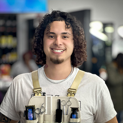 Axel Navarro, Master Barber